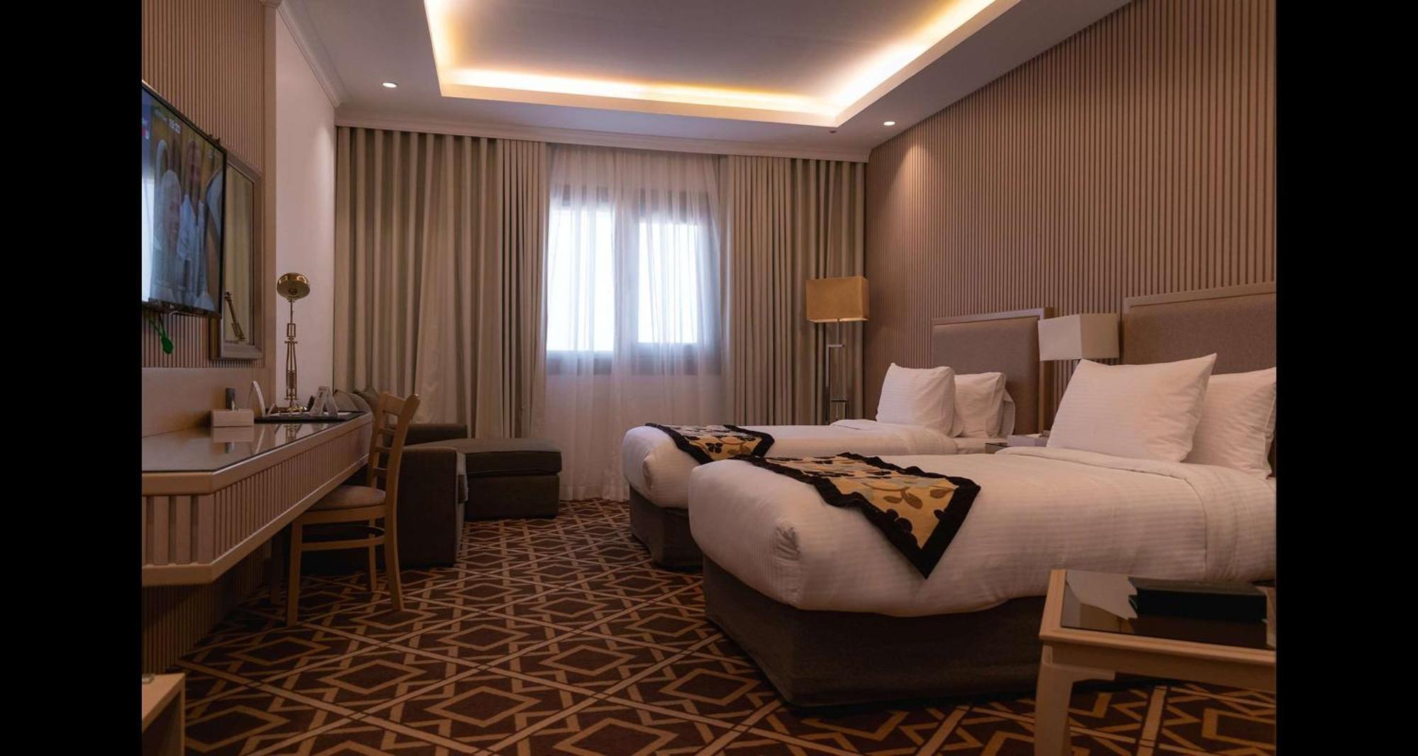 Best Western Plus Jeddah Hotel Madinah Road Bagian luar foto