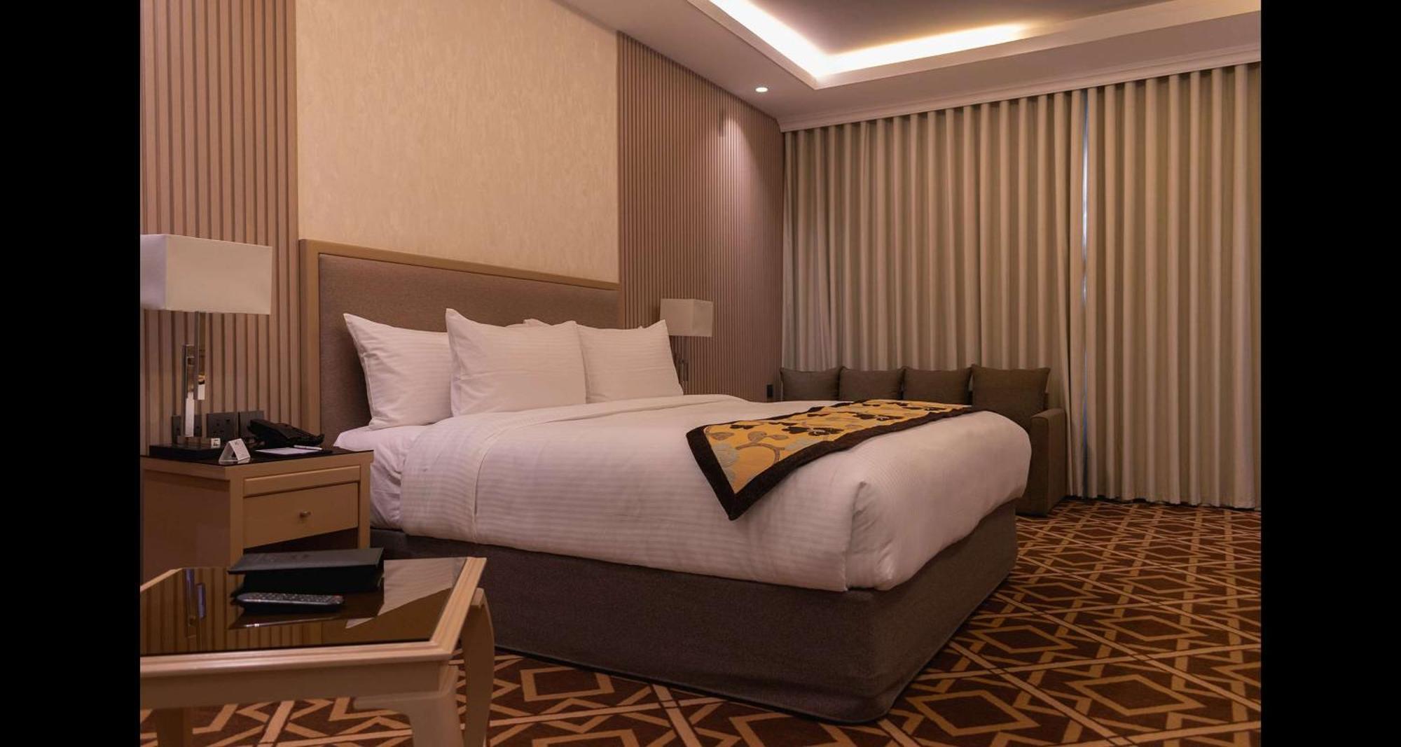 Best Western Plus Jeddah Hotel Madinah Road Bagian luar foto