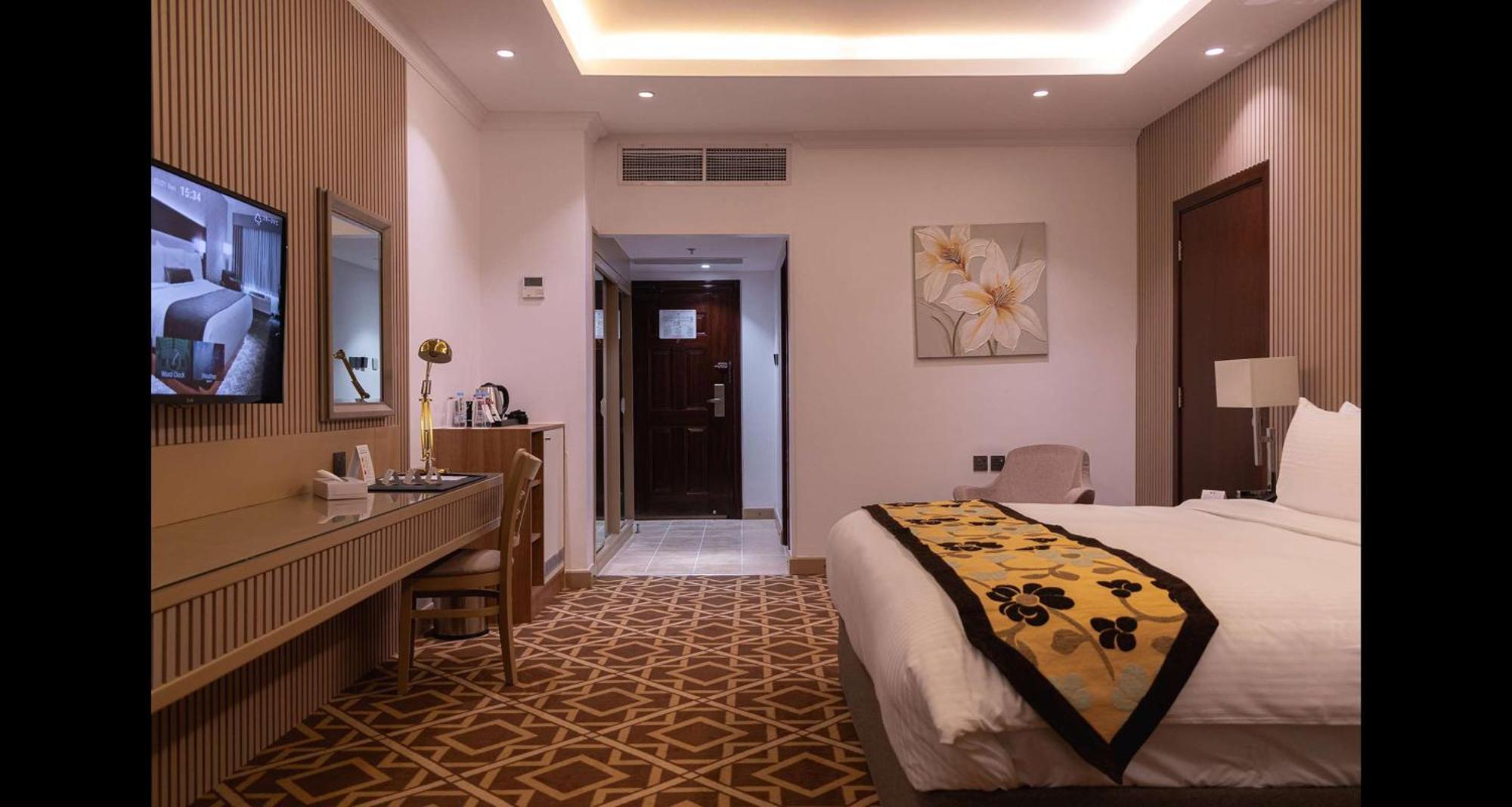 Best Western Plus Jeddah Hotel Madinah Road Bagian luar foto