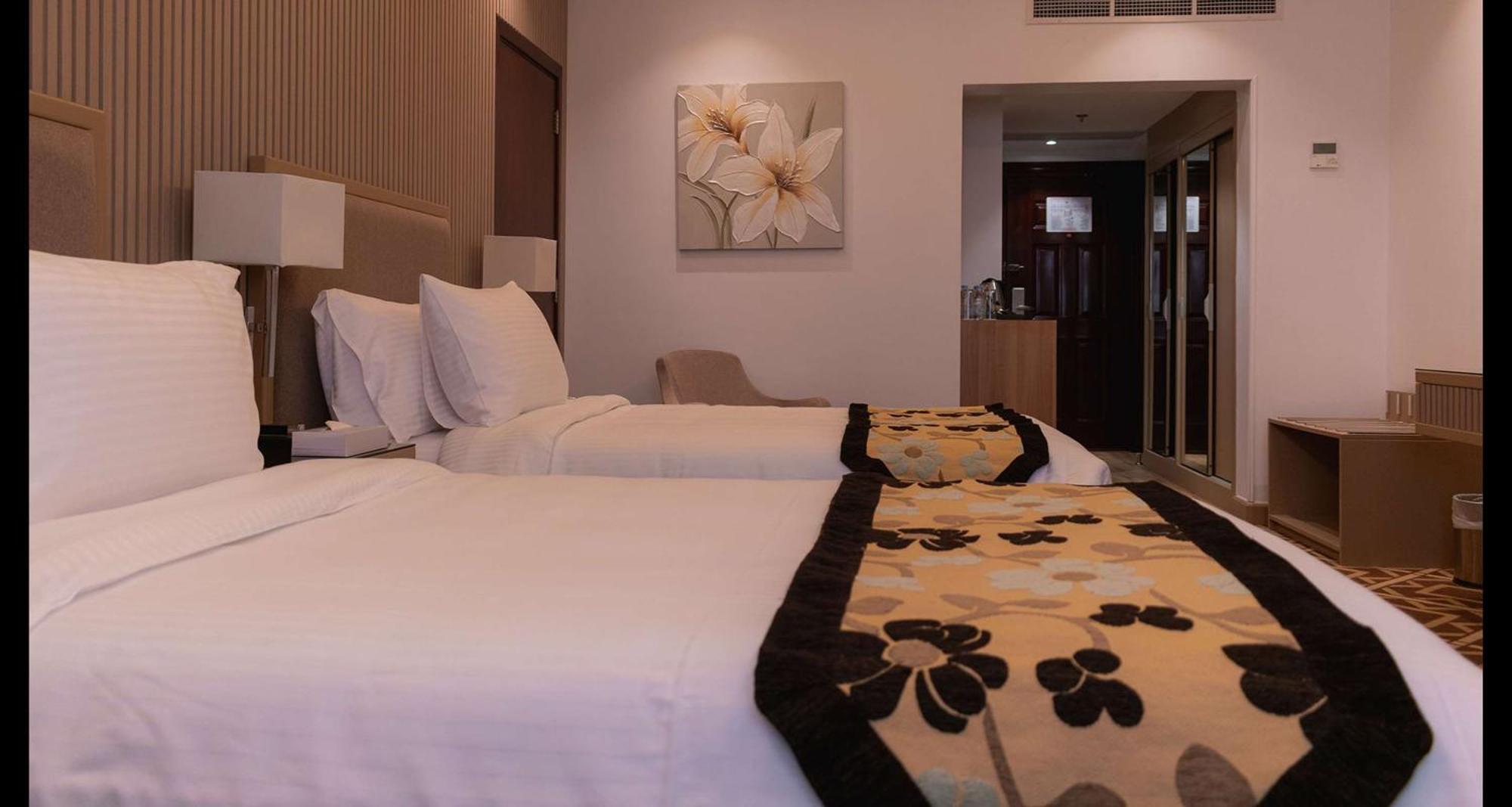 Best Western Plus Jeddah Hotel Madinah Road Bagian luar foto