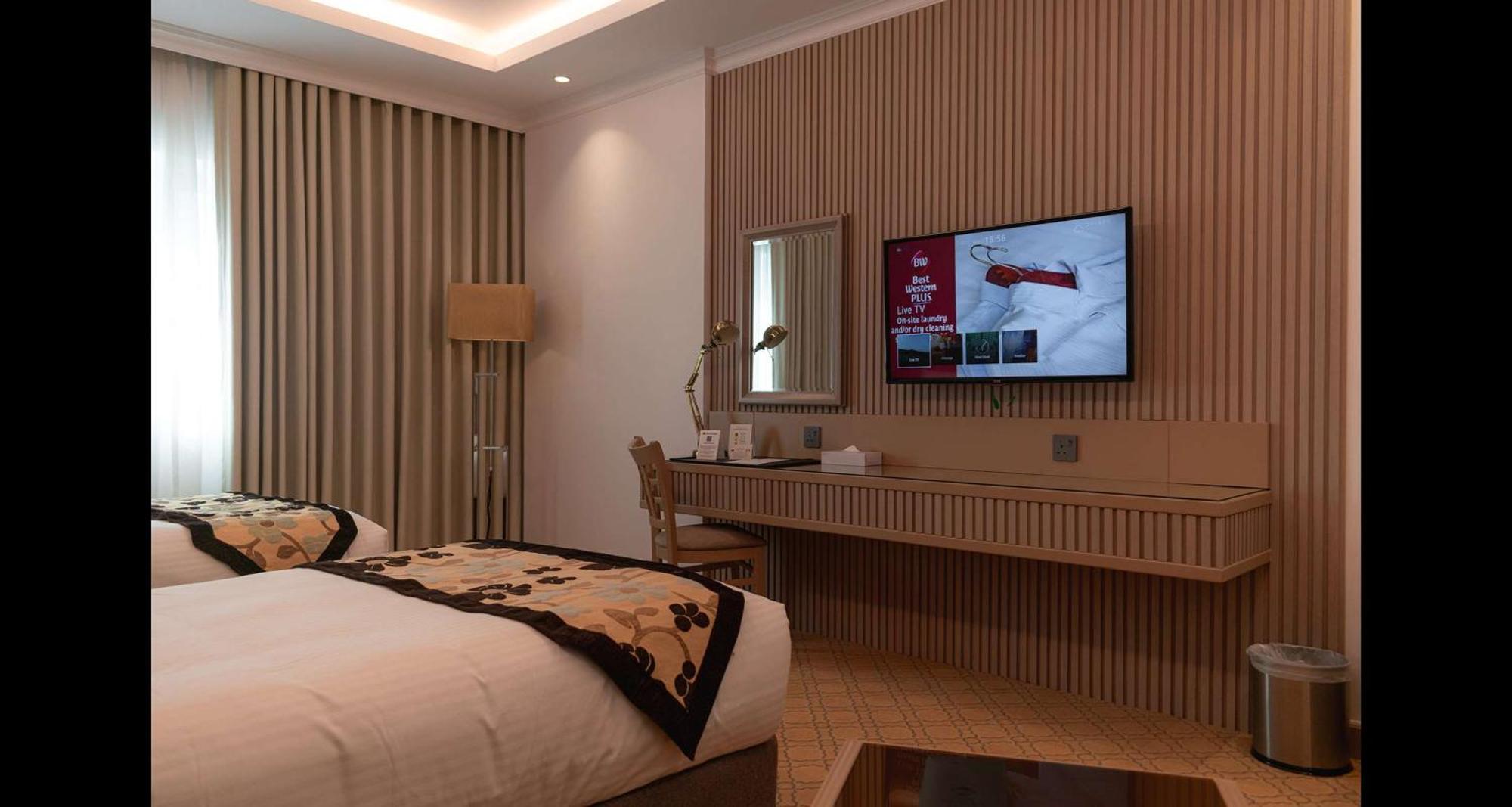 Best Western Plus Jeddah Hotel Madinah Road Bagian luar foto