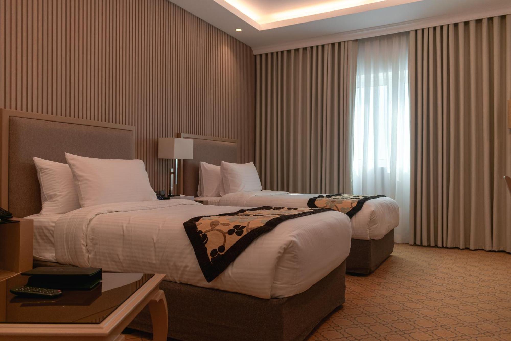 Best Western Plus Jeddah Hotel Madinah Road Bagian luar foto
