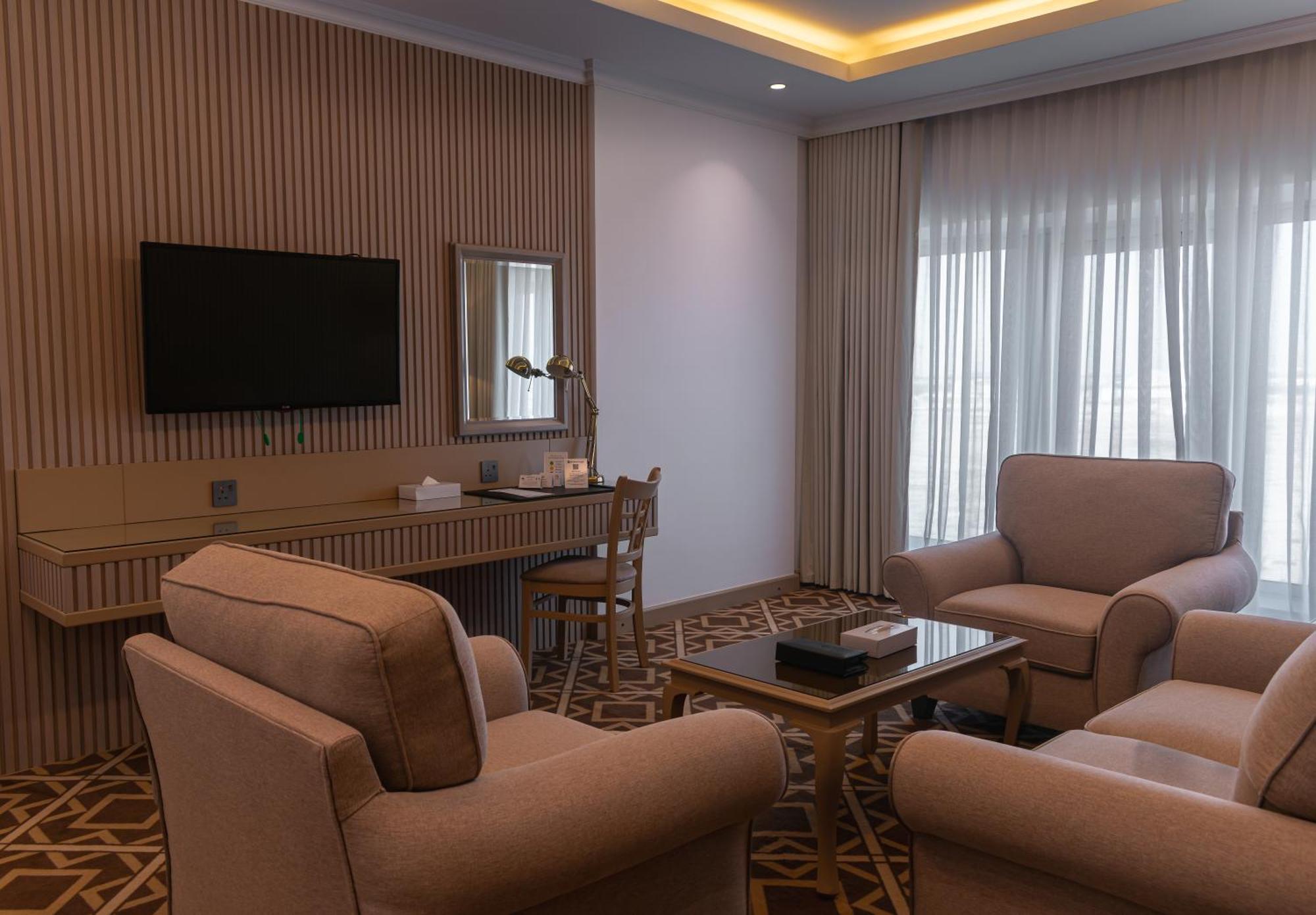 Best Western Plus Jeddah Hotel Madinah Road Bagian luar foto
